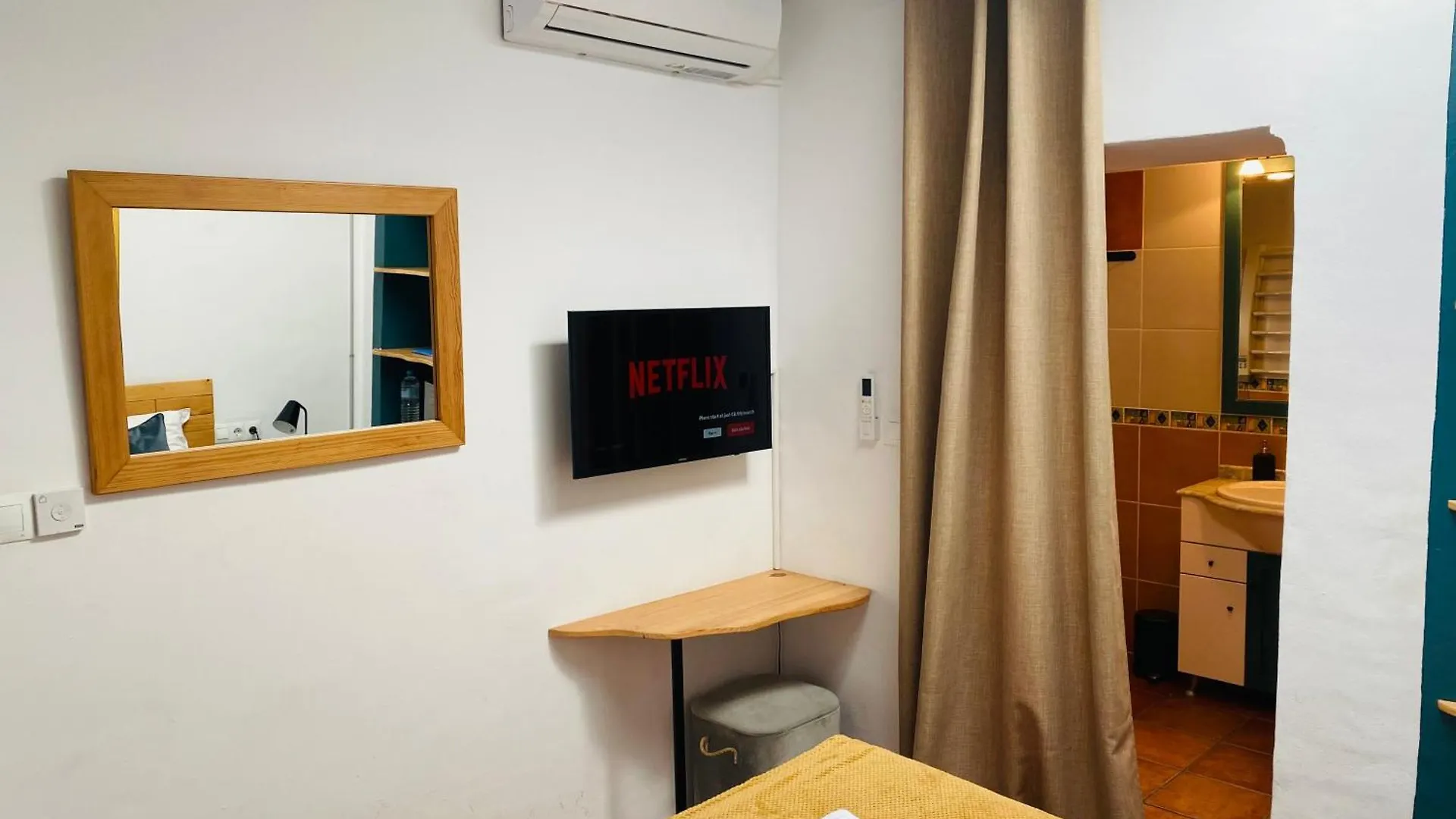 בית אירוח טורוקס Room With Bathroom In Private House Casa Mar